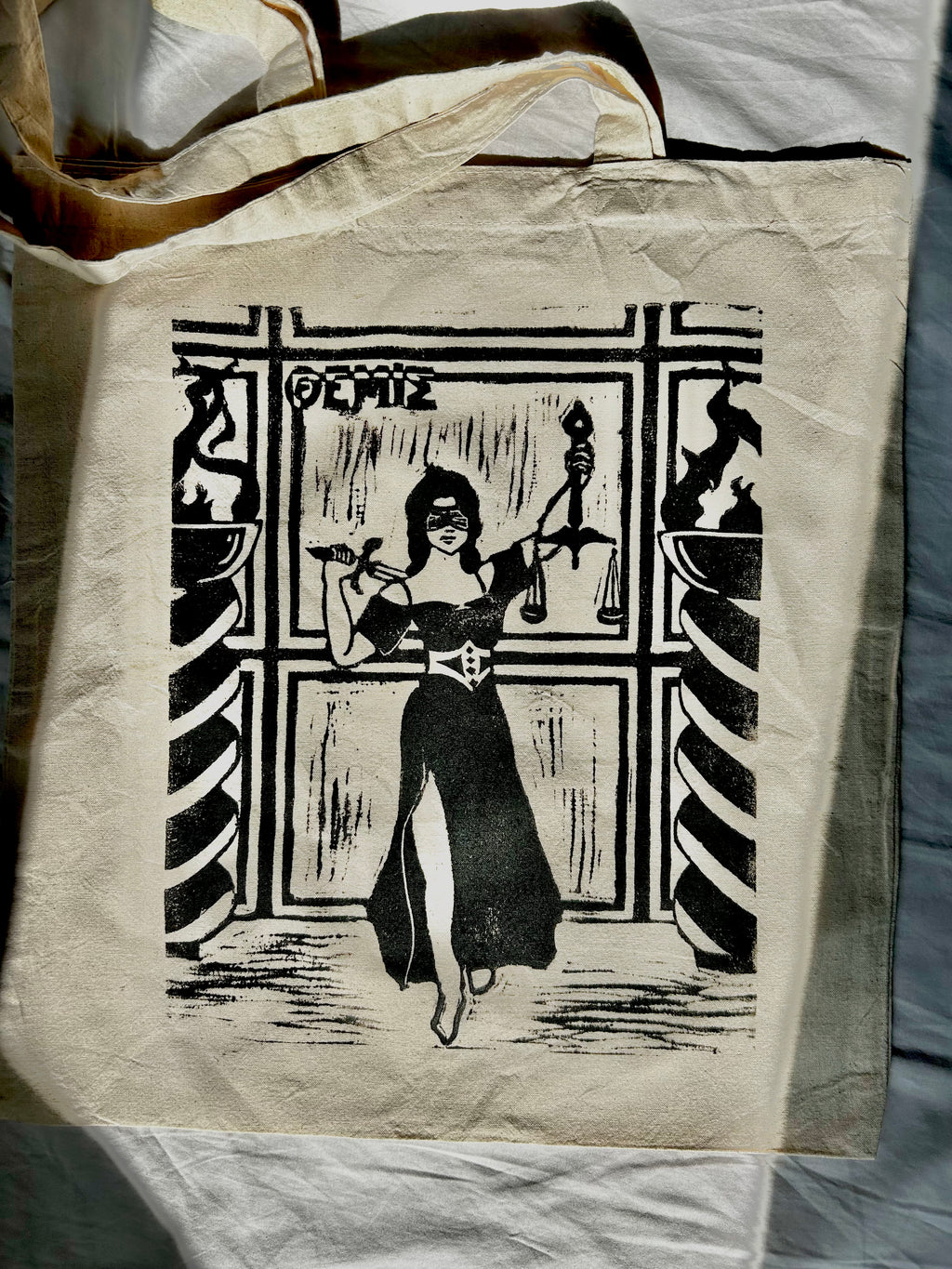 THEMIS - noir